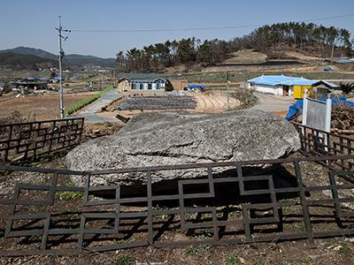 서산 둔당리 고인돌 썸네일 이미지